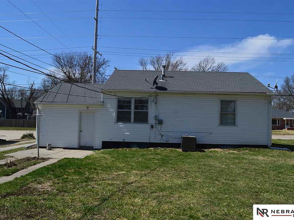 310 N 19th St Beatrice NE 68310 Zillow