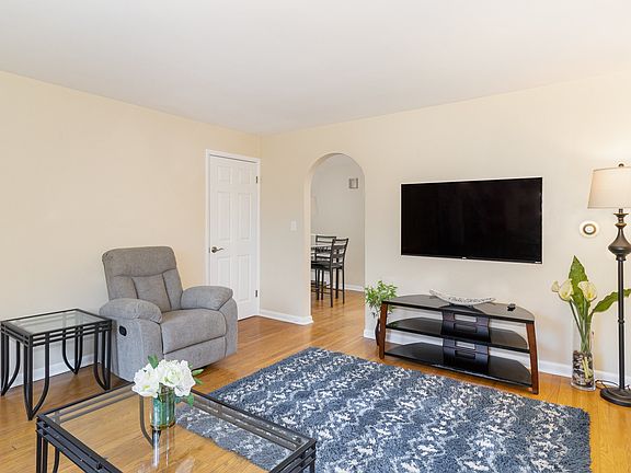 4th image of 34 Orphanage Rd Unit 4