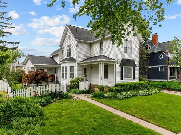 615 W 5th St, Appleton, WI 54911