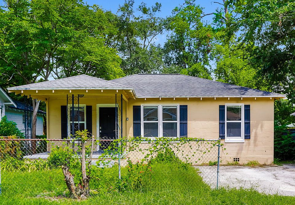 1st image of 2969 Myra St