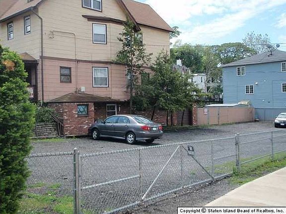 3rd image of 1288 Bay St