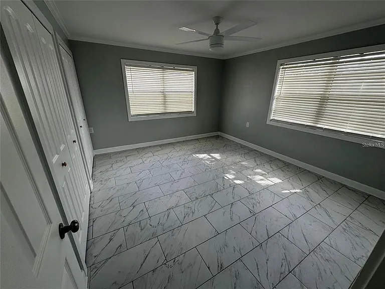 301 W Colonia Ln — Photo 7