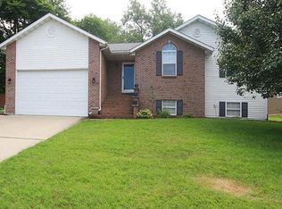 41 Dogwood Ter, Maryville, IL