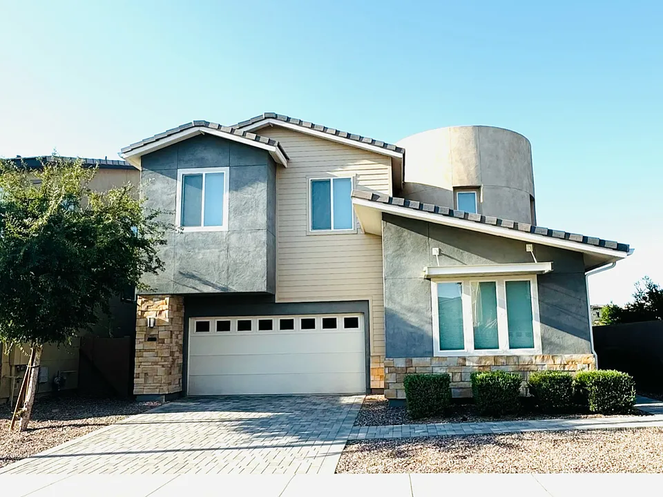 1714 W Jeanine Dr