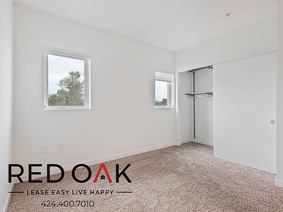 3rd image of 11405 Chandler Blvd #402