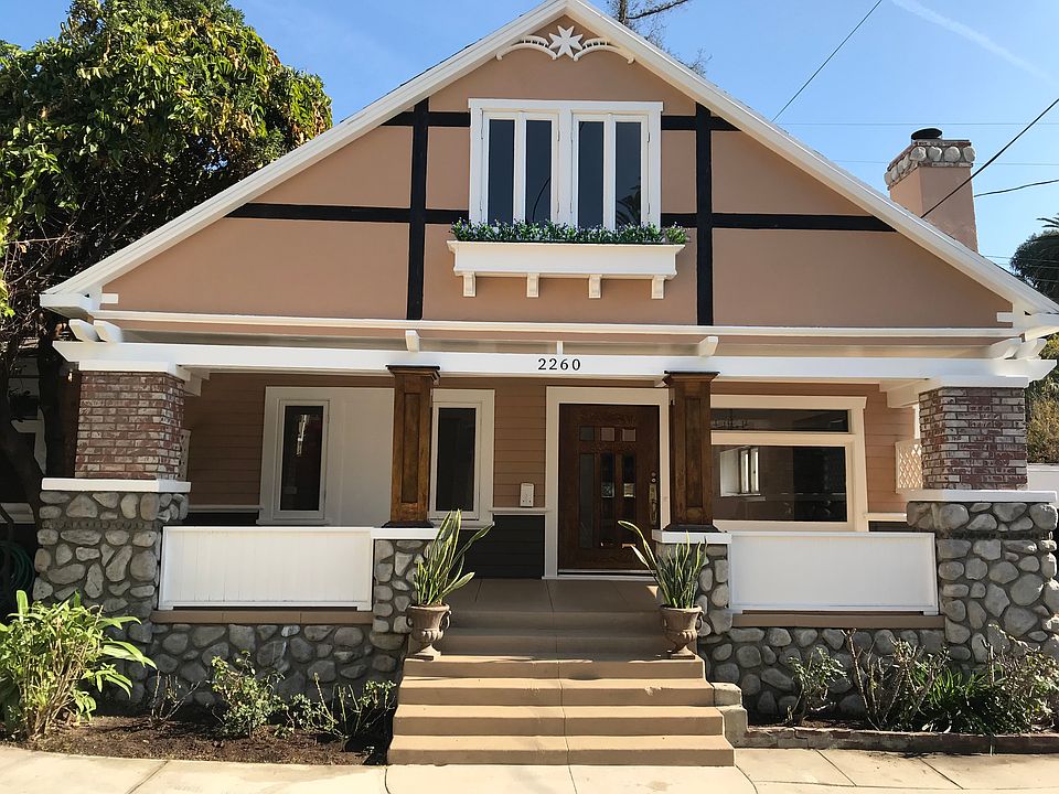 1st image of 2262 N Beachwood Dr #6