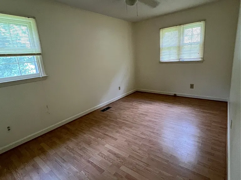 1521 Cedar Ln — Photo 8