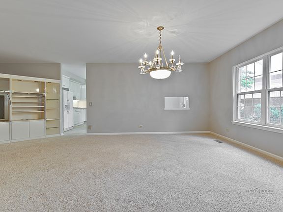 4th image of 393 Town Place Cir