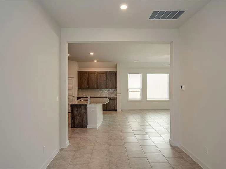 608 Saturnia Dr — Photo 16