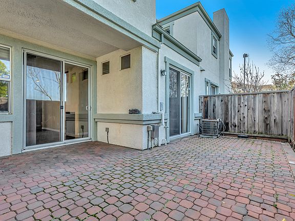 4th image of 929 Monarch Cir