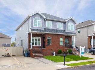 14 Chatham St, Staten Island, NY 10312