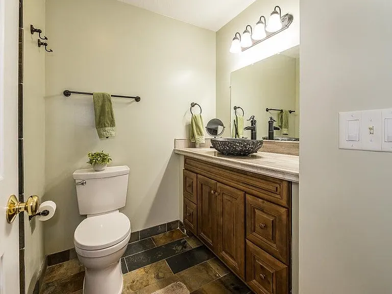 1550 Oakfield Dr — Photo 22