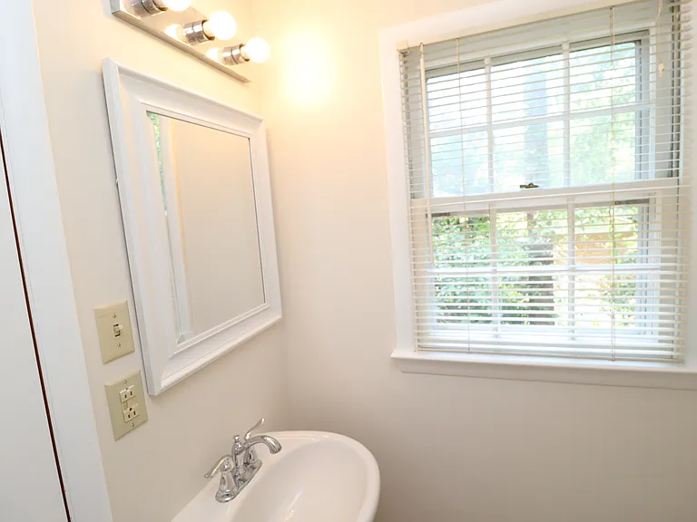 116 Shirley Dr — Photo 24