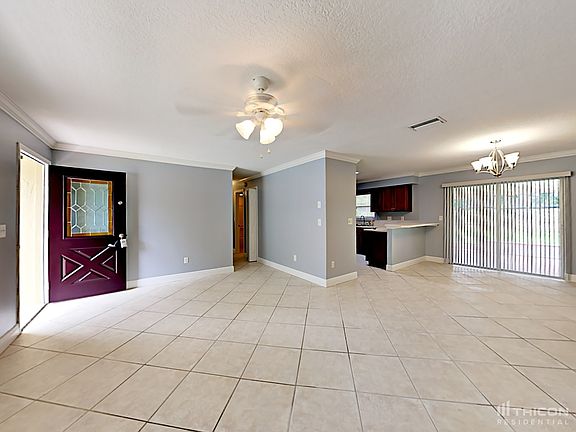 3rd image of 1923 Cedarbrooke Dr