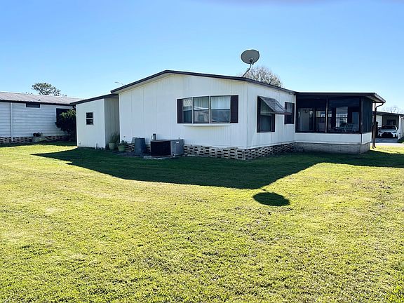 3rd image of 1483 Cactus Dr #270