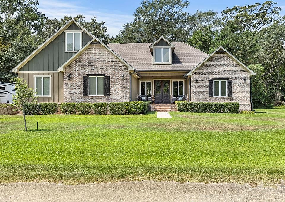 1st image of 328 Creekwood Dr