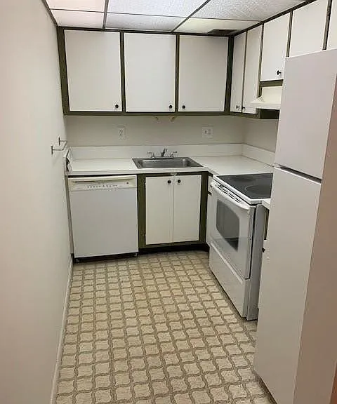 636 NW 13th St #35 — Photo 3