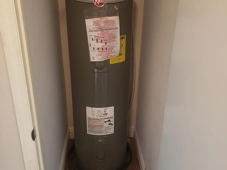 Unit recently re-piped with new water lines