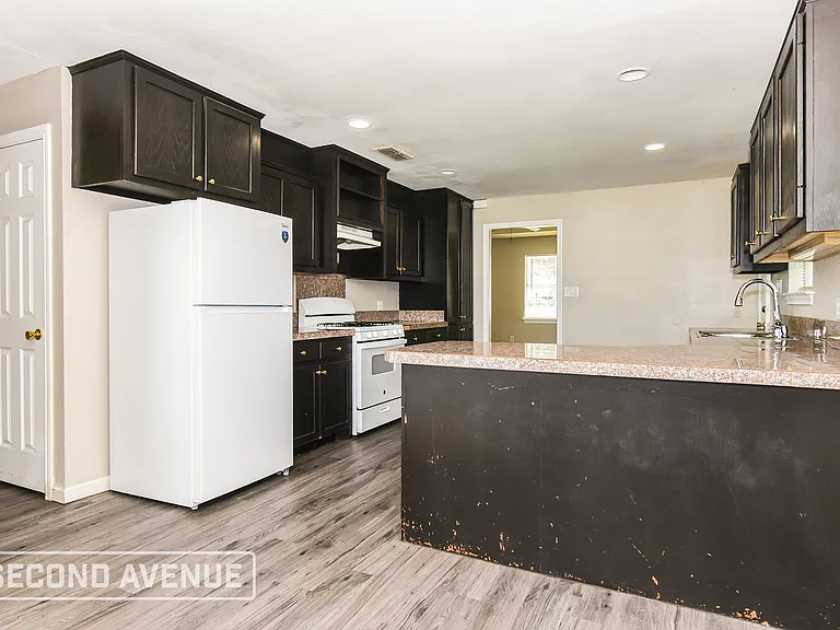 318 Woodard St — Photo 6