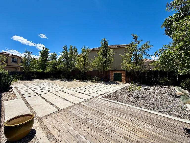 2725 Bonfire Ln — Photo 18