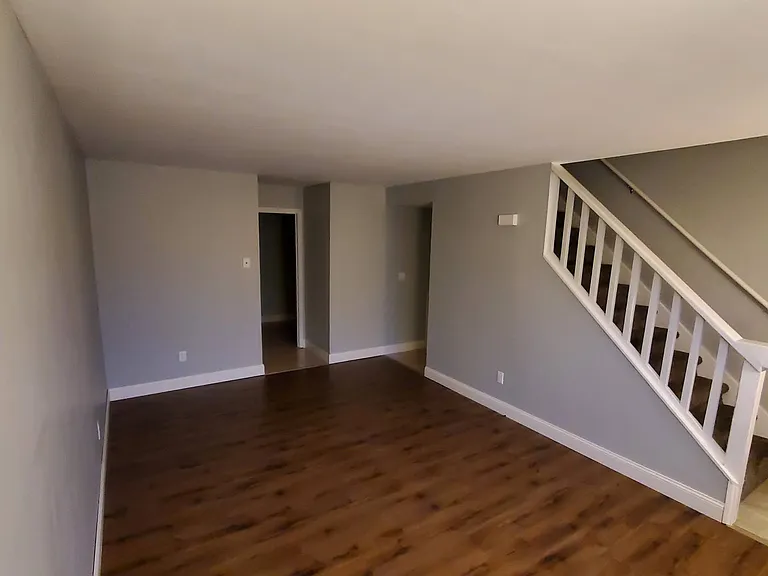 1102 Caulks Hill Rd — Photo 3