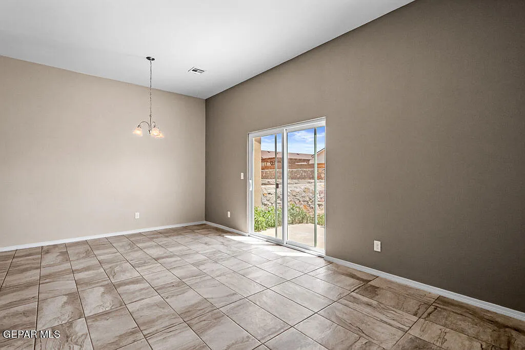3 bed, 2.5 bath, 1512 sqft, $1,595 — Photo 4