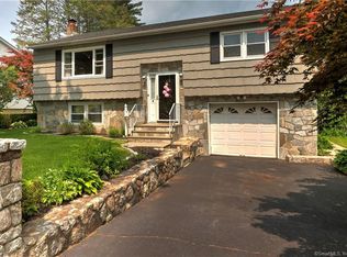 5 Michael St, Danbury, CT 06810