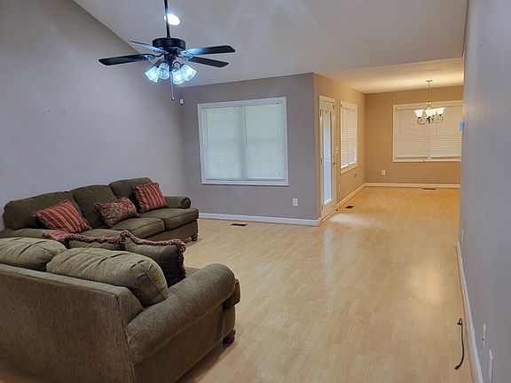 3rd image of 124 Vance St