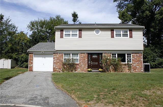 1st image of 8 Robert Ct