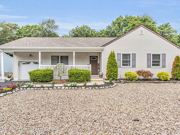 2nd image of 234 Oak Ln