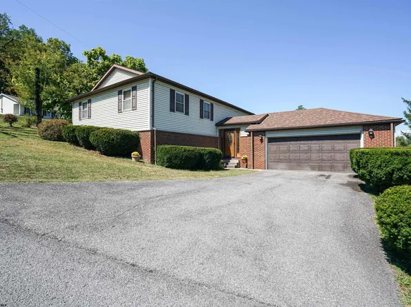 1801 Dogwood Dr, Fairmont, WV 26554
