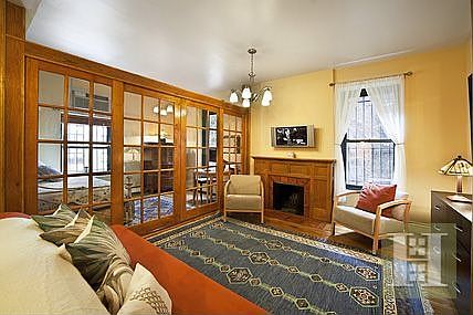 1st image of 255 W 95th St APT 2D