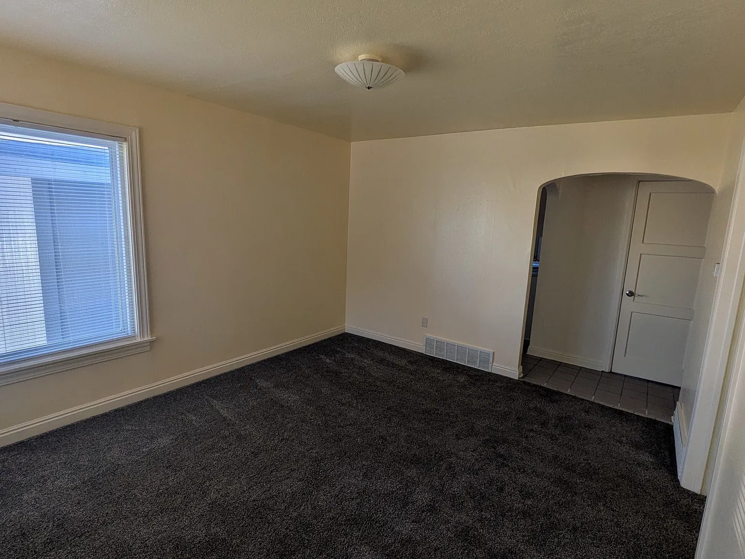 2 bed, 680 sqft, $950 — Photo 2