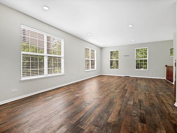 3rd image of 124 Jackson St
