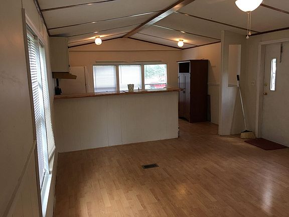 3rd image of 6043 Savannah Hwy #2