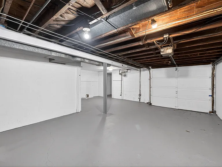 304 Bayless Ave — Photo 18