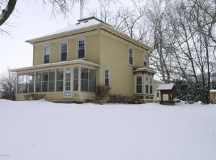 415 3rd St SW, Plainview, MN 55964