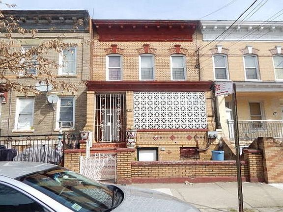2nd image of 661 Sheffield Ave