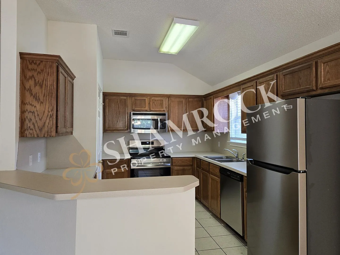 3/2 Duplex near Hewitt Park — Photo 4