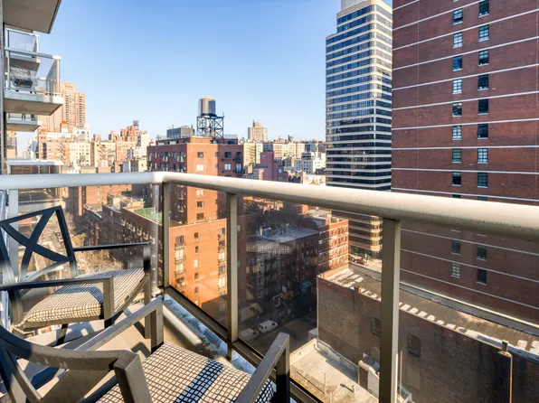 200 East 89th Street image 4 of 10