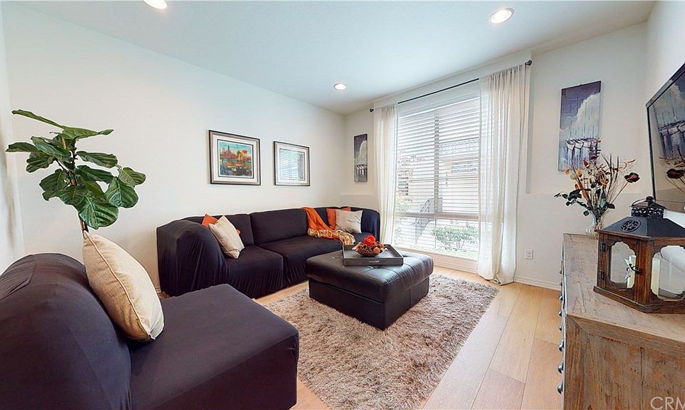 1st image of 5556 Coral Dr Unit 105
