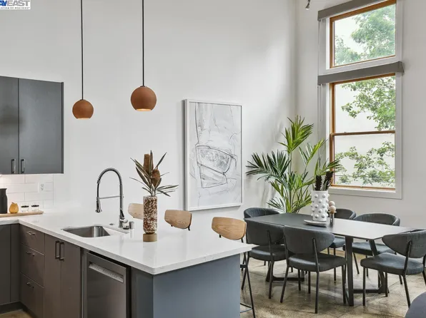 2875 Glascock St APT 205, Oakland, CA 94601