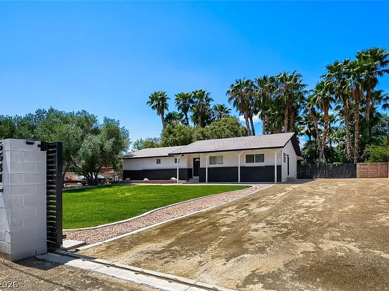 5631 Gilbert Ln — Photo 4
