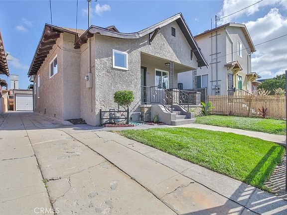 5th image of 975 E 43rd Pl