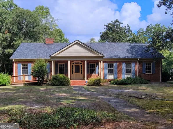 73 W Wright St, Winder, GA 30680