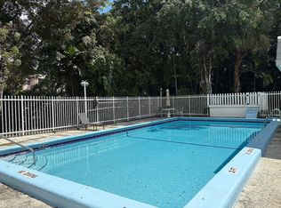 15902 SW 95th Ave W #306, Miami, FL 33157