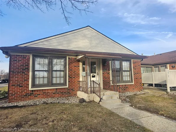 40705 Newport Dr, Plymouth, MI 48170