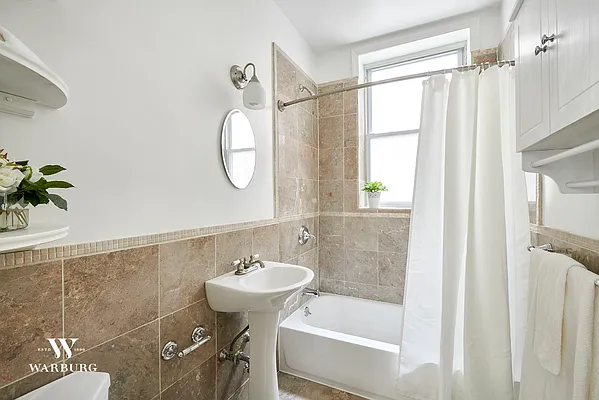 Sold by Warburg | media 25