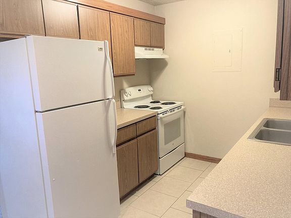 2nd image of 5101 Emerald Dr