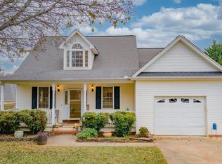 440 Mary Ann St, Easley, SC 29640